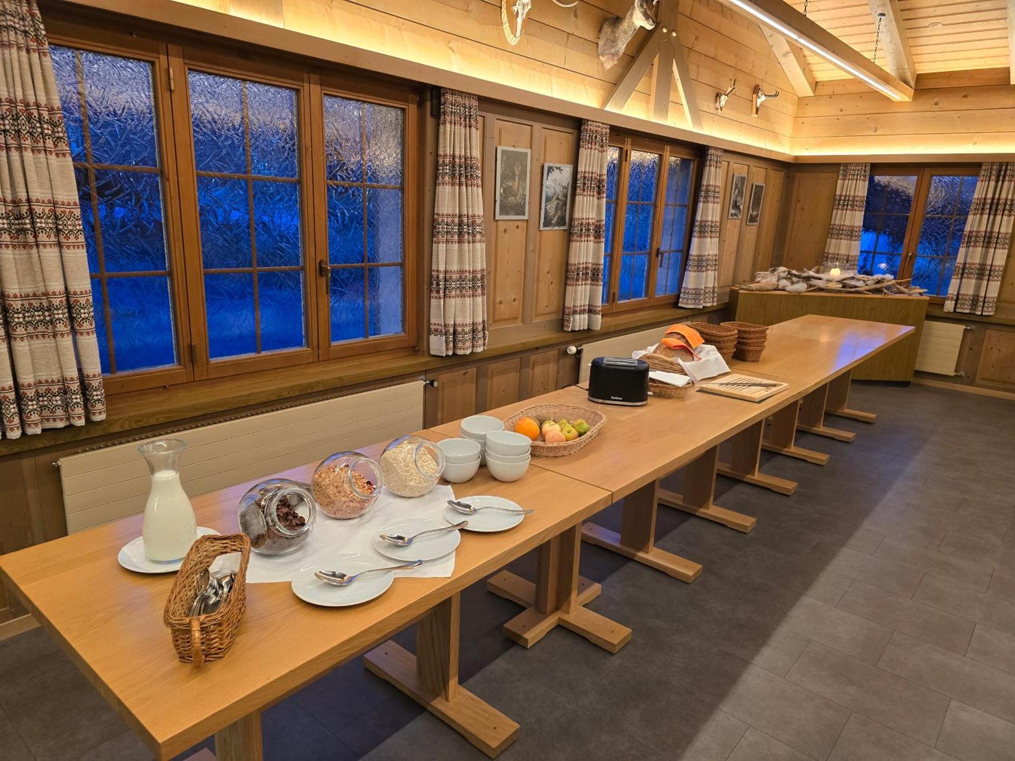Gasthof Hirschen In Wilderswil Bagian luar foto