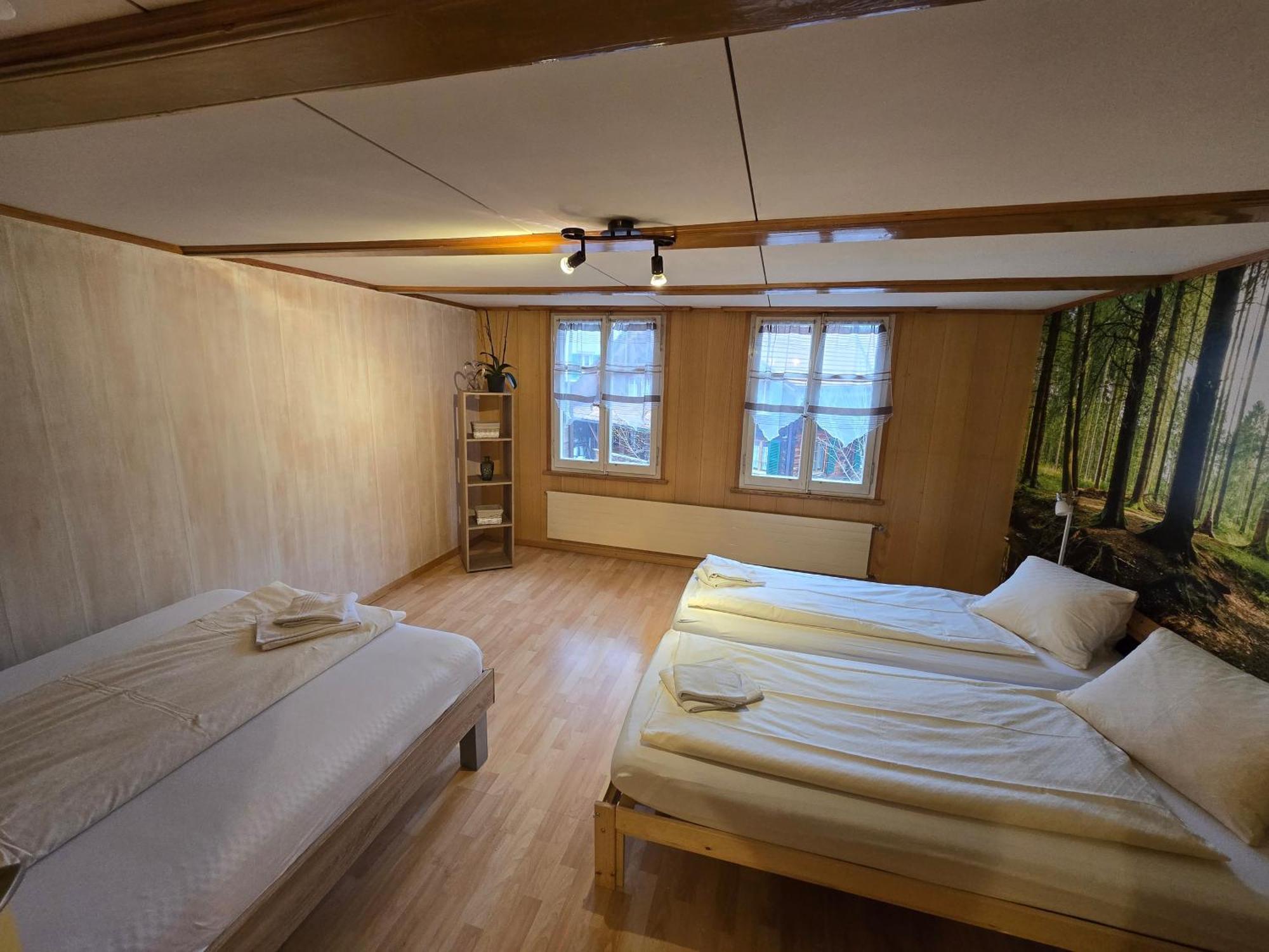 Gasthof Hirschen In Wilderswil Ruang foto