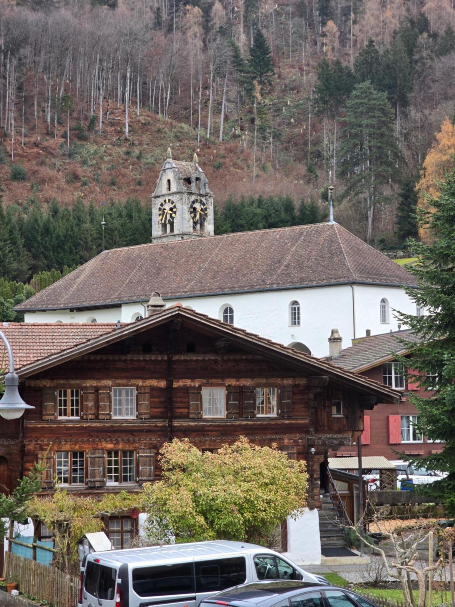 Gasthof Hirschen In Wilderswil Ruang foto