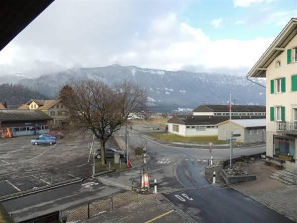 Gasthof Hirschen In Wilderswil Bagian luar foto